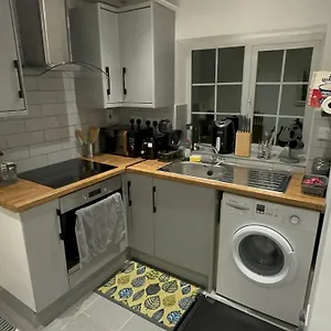 Entire One Double Bedroom London